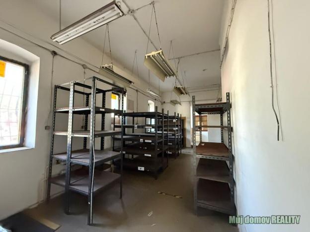 Pronájem kanceláře, Praha - Hrdlořezy, Pod Táborem, 340 m2