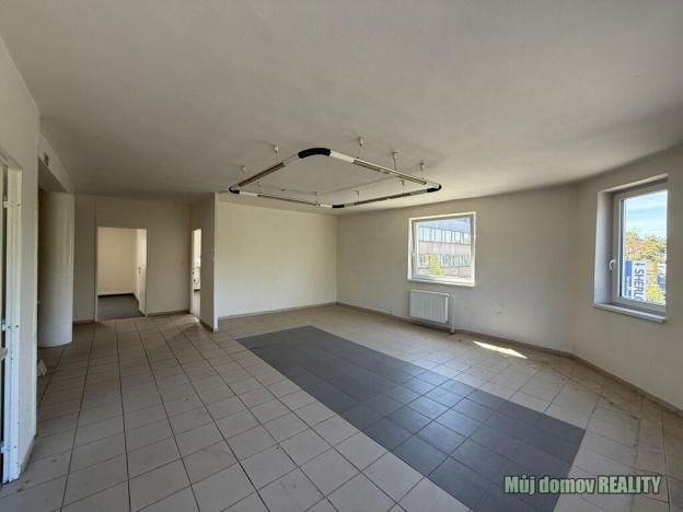 Pronájem kanceláře, Praha - Hrdlořezy, Pod Táborem, 340 m2