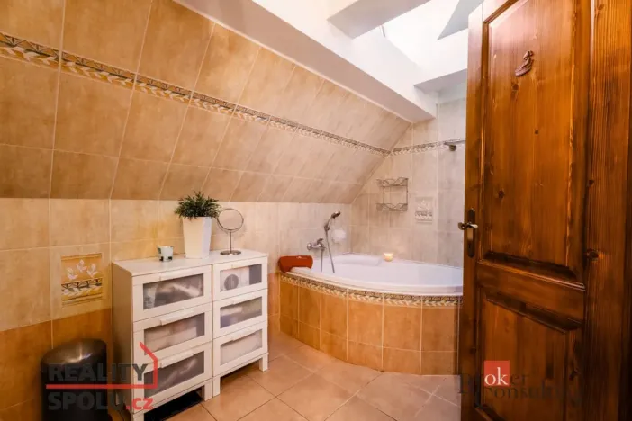 Prodej ubytování, Hodslavice, 275 m2