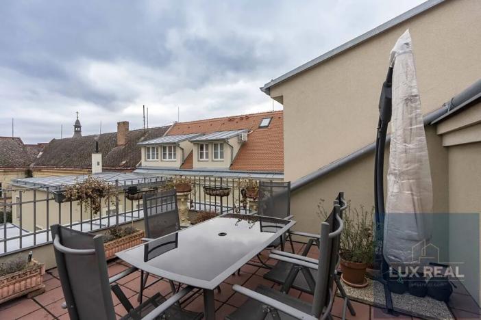 Prodej atypického bytu, Mikulov, Komenského, 164 m2