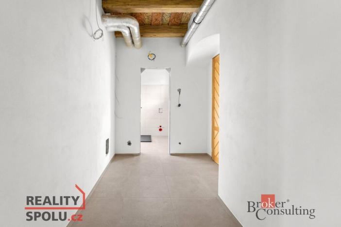 Prodej bytu 1+kk, Jince, Slavíkova, 72 m2