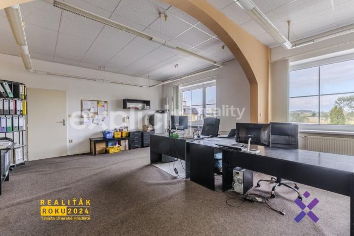 Prodej skladu, Zlín - Malenovice, třída 3. května, 3394 m2