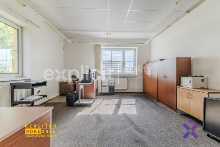 Prodej skladu, Zlín - Malenovice, třída 3. května, 3394 m2