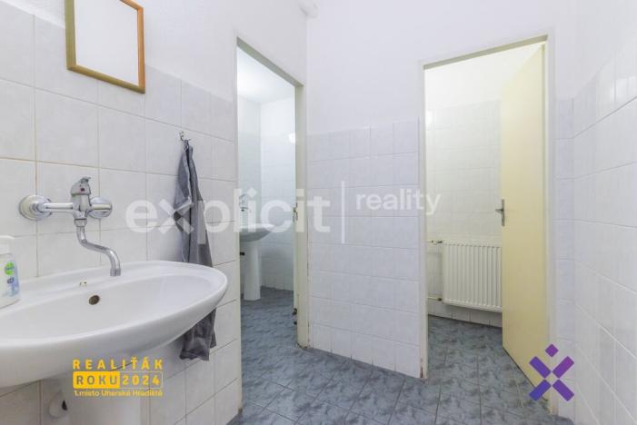 Prodej skladu, Zlín - Malenovice, třída 3. května, 3394 m2