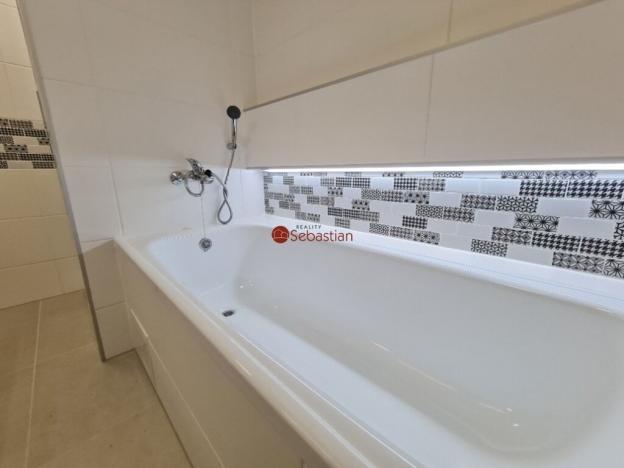 Pronájem bytu 3+1, Teplice - Trnovany, Antonína Sochora, 99 m2