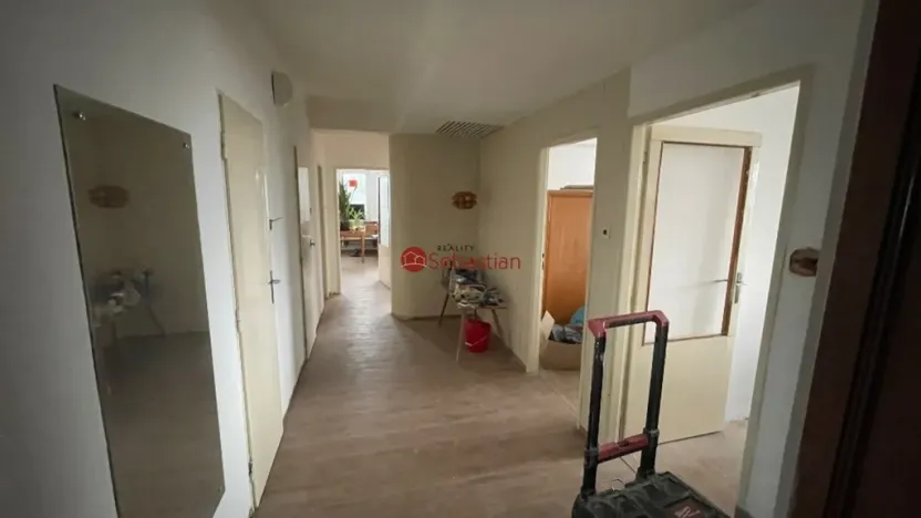 Pronájem bytu 3+1, Praha - Dejvice, Evropská, 100 m2