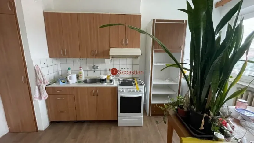 Pronájem bytu 3+1, Praha - Dejvice, Evropská, 100 m2