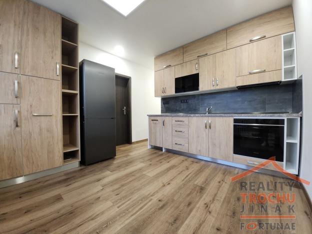 Prodej bytu 3+1, Hradec Králové, třída Edvarda Beneše, 98 m2