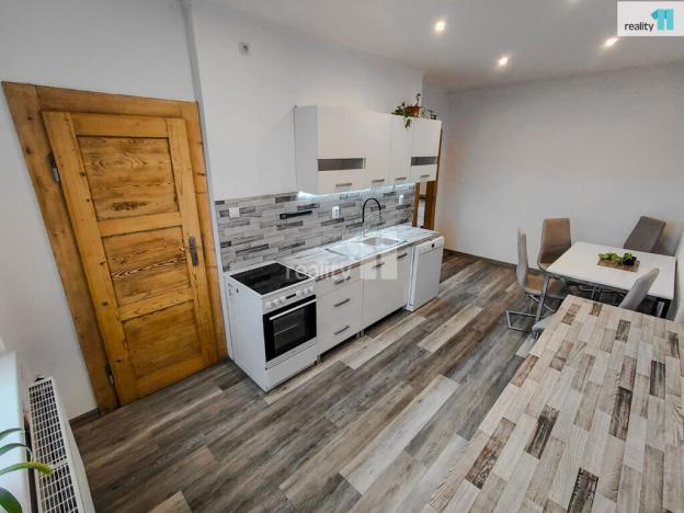 Prodej bytu 2+1, Cheb, Májová, 80 m2