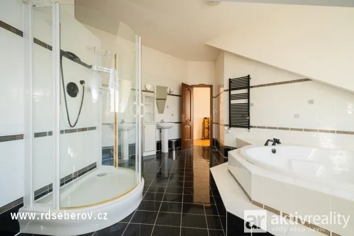 Prodej obchodního prostoru, Praha - Šeberov, K Hrnčířům, 1093 m2