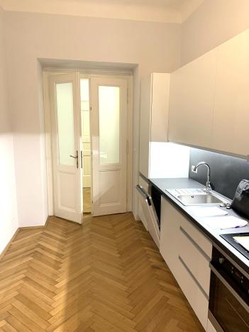 Pronájem bytu 4+1, Praha - Smíchov, Kořenského, 121 m2