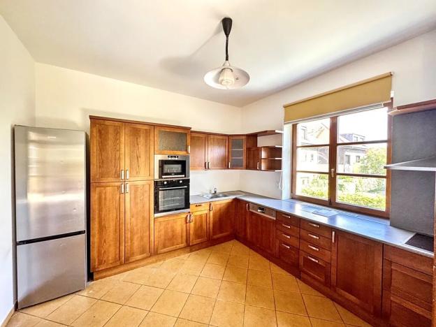 Pronájem vily, Praha - Břevnov, 316 m2