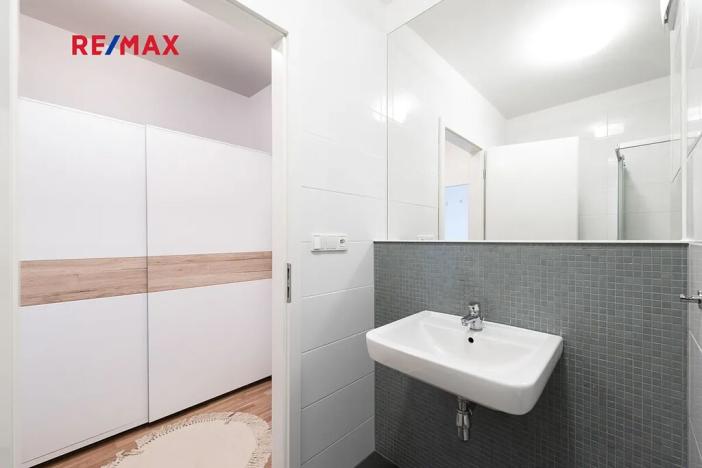 Prodej bytu 1+kk, Praha - Libeň, Novovysočanská, 27 m2