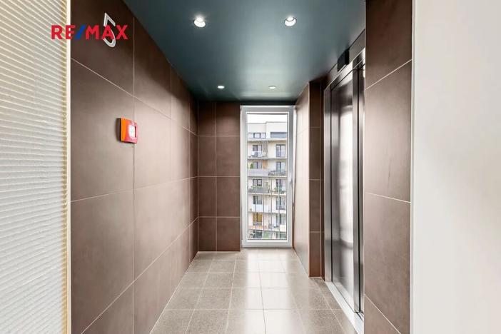 Prodej bytu 1+kk, Praha - Libeň, Novovysočanská, 27 m2