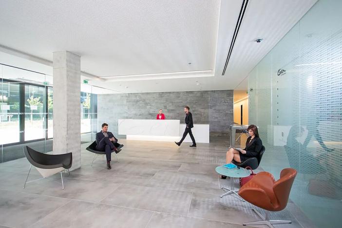 Pronájem kanceláře, Praha - Holešovice, Argentinská, 2400 m2