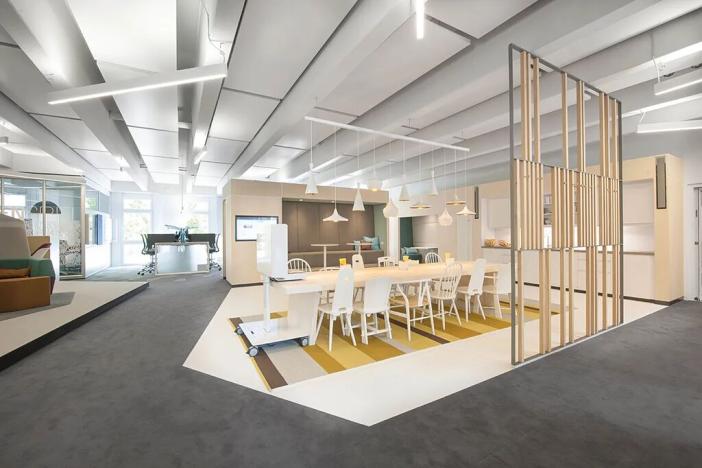 Pronájem kanceláře, Praha - Holešovice, Argentinská, 2400 m2