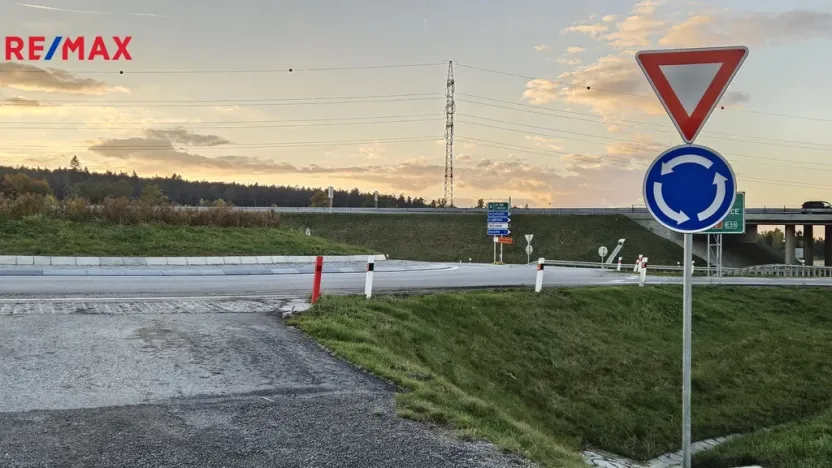 Prodej komerčního pozemku, Roudné, 37224 m2