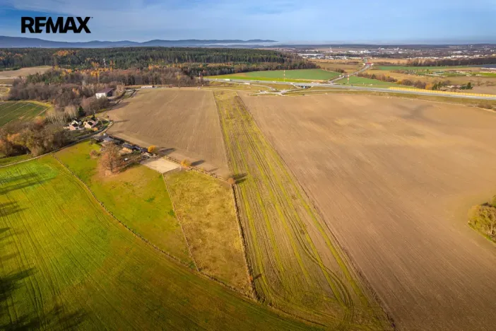 Prodej komerčního pozemku, Roudné, 37224 m2