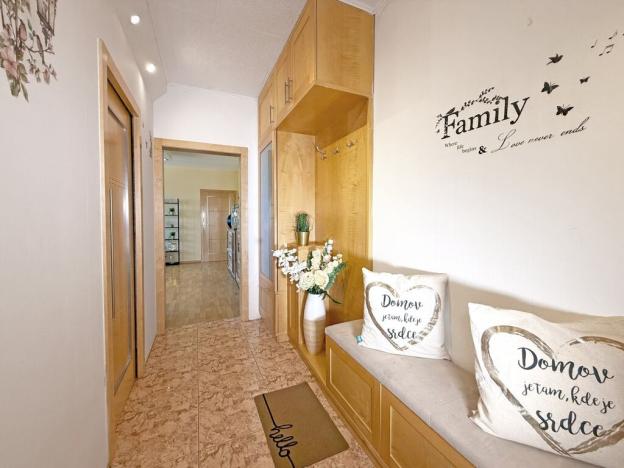 Prodej bytu 4+1, Lišov, Čechova, 78 m2