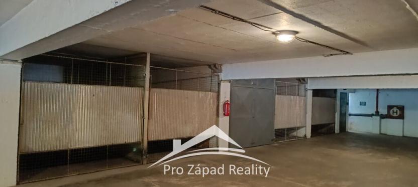 Prodej garáže, Plzeň, Ke Špitálskému lesu, 12 m2