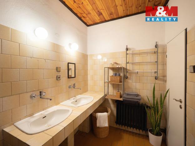 Prodej ubytování, Želízy, 640 m2