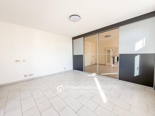 Prodej bytu 4+kk, Znojmo, U Brány, 95 m2