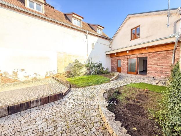 Prodej bytu 4+kk, Znojmo, U Brány, 95 m2