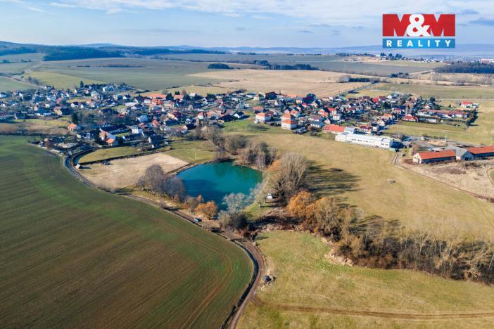 Prodej pole, Podluhy, 1679 m2