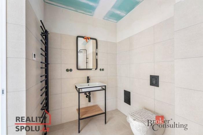 Prodej bytu 1+kk, Jince, Slavíkova, 47 m2