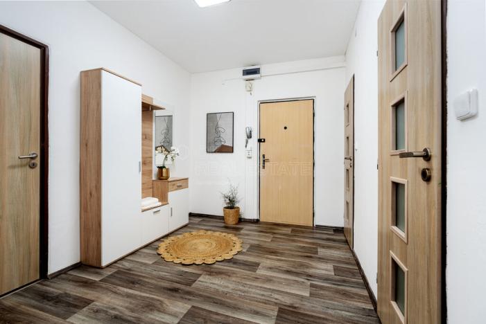 Prodej bytu 3+1, Hradec Králové - Nový Hradec Králové, třída Edvarda Beneše, 99 m2