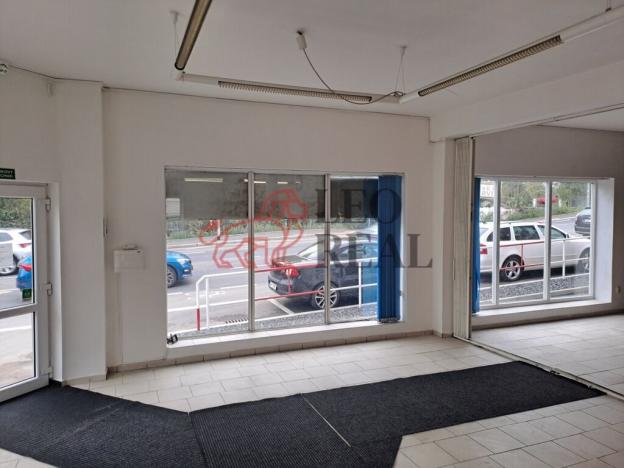 Pronájem obchodního prostoru, Praha - Hrdlořezy, Českobrodská, 300 m2