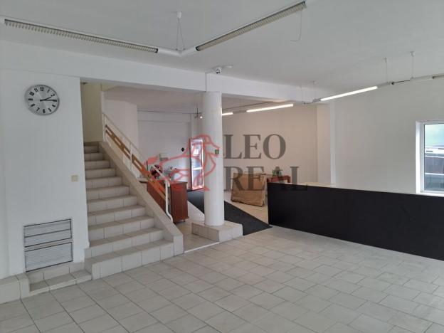 Pronájem obchodního prostoru, Praha - Hrdlořezy, Českobrodská, 300 m2