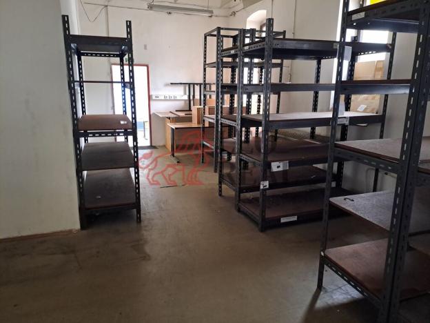 Pronájem obchodního prostoru, Praha - Hrdlořezy, Českobrodská, 300 m2