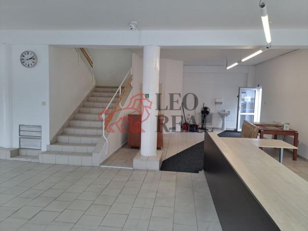 Pronájem obchodního prostoru, Praha - Hrdlořezy, Českobrodská, 300 m2