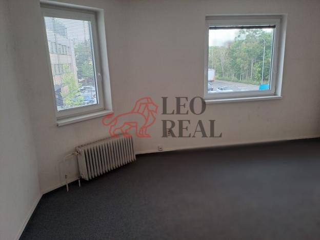 Pronájem obchodního prostoru, Praha - Hrdlořezy, Českobrodská, 300 m2