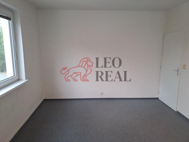 Pronájem obchodního prostoru, Praha - Hrdlořezy, Českobrodská, 300 m2