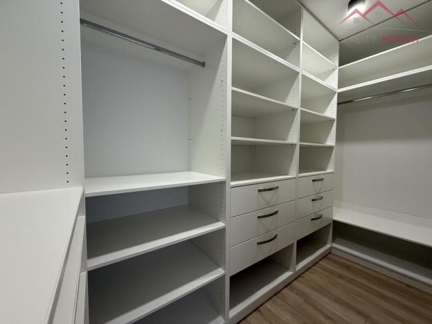 Pronájem bytu 2+1, Chomutov, Dostojevského, 55 m2