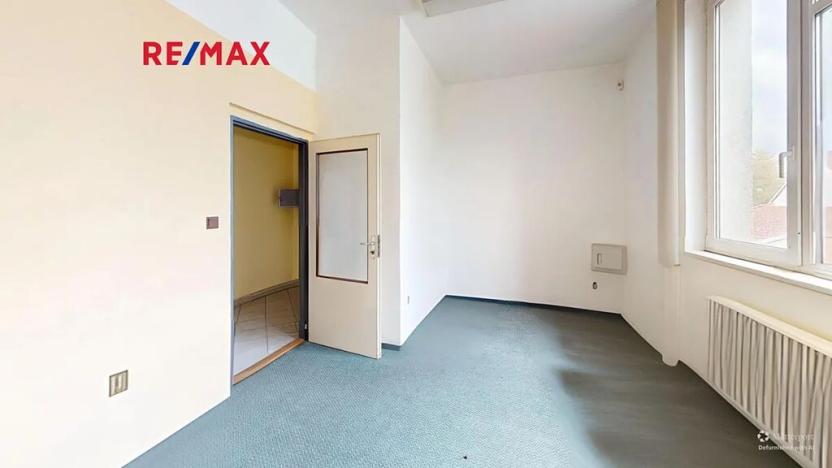 Pronájem kanceláře, Pardubice, Bohdanečská, 186 m2