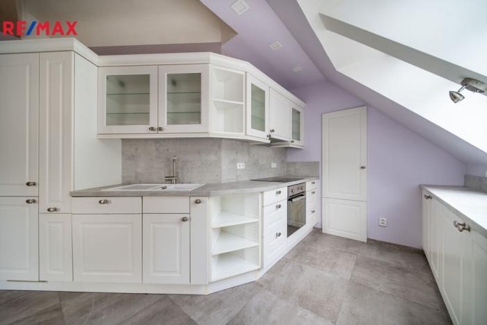 Pronájem bytu 6+kk a větší, Karlovy Vary, Na Vyhlídce, 144 m2