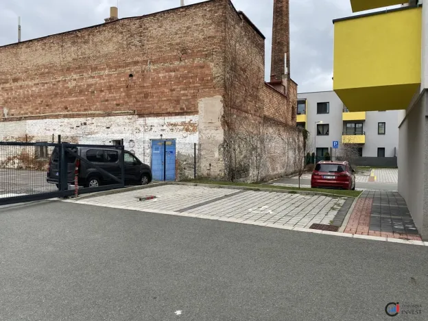 Pronájem garáže, Pardubice - Zelené Předměstí, Bratranců Veverkových, 16 m2