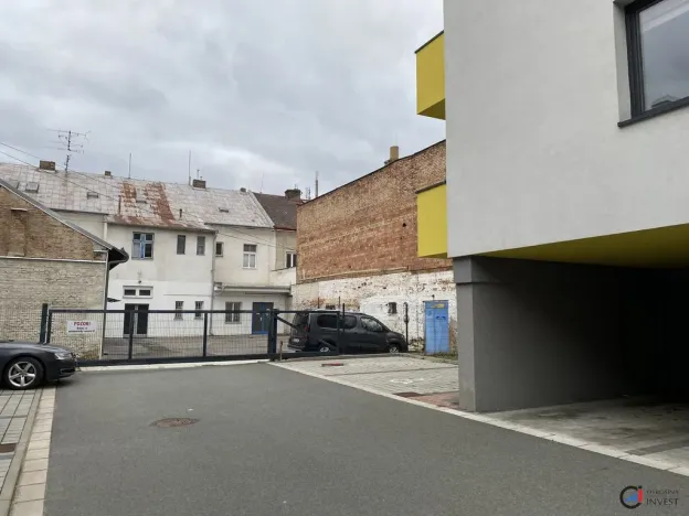 Pronájem garáže, Pardubice - Zelené Předměstí, Bratranců Veverkových, 16 m2