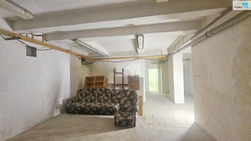 Pronájem obchodního prostoru, Chvaletice, 9. května, 160 m2