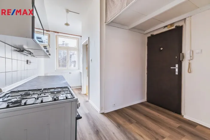 Pronájem bytu 1+1, Praha - Holešovice, Letohradská, 40 m2