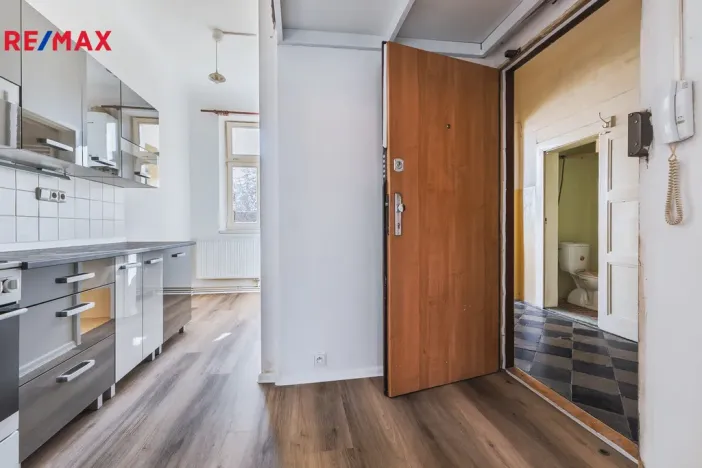 Pronájem bytu 1+1, Praha - Holešovice, Letohradská, 40 m2