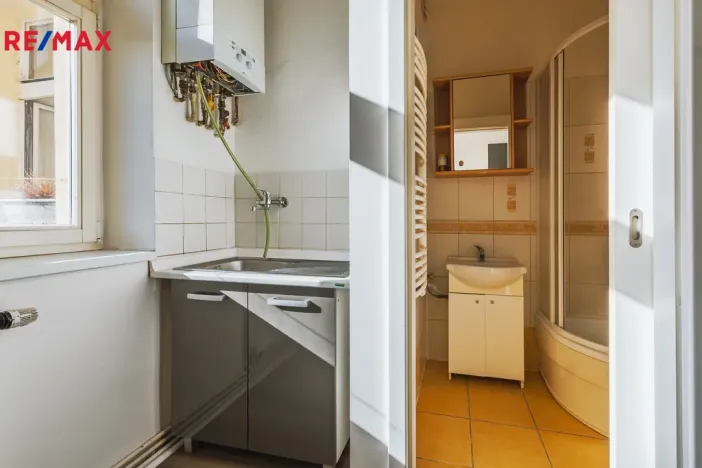 Pronájem bytu 1+1, Praha - Holešovice, Letohradská, 40 m2