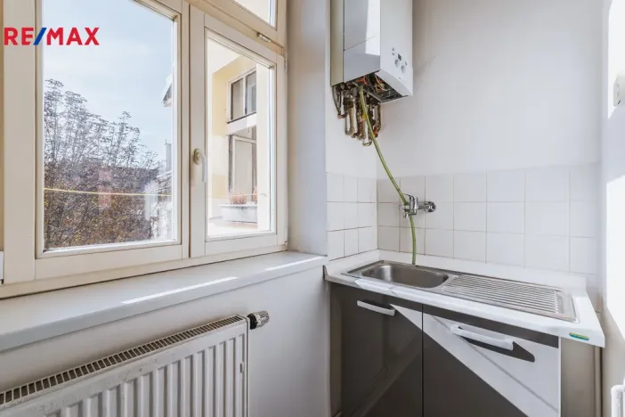 Pronájem bytu 1+1, Praha - Holešovice, Letohradská, 40 m2