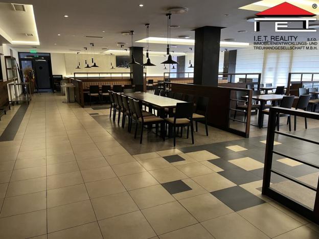 Pronájem restaurace, Frýdek-Místek, Pionýrů, 2690 m2