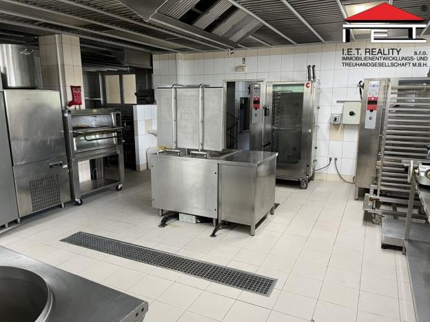 Pronájem restaurace, Frýdek-Místek, Pionýrů, 2690 m2