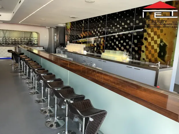 Pronájem restaurace, Frýdek-Místek, Pionýrů, 2690 m2