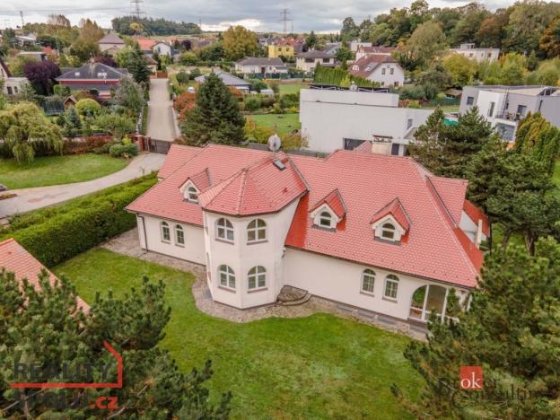 Pronájem vily, Dolní Břežany, V Zahradách, 369 m2